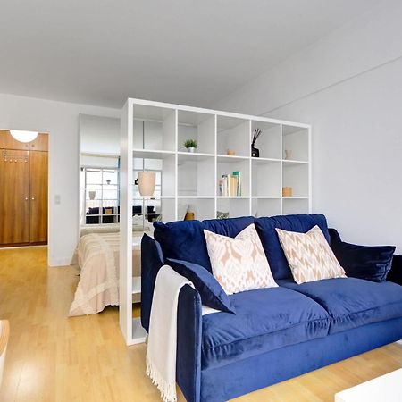 St Germain & Le Bon Marche With Balcony - Cityapartmentstay パリ エクステリア 写真